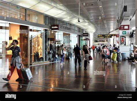 shops at venice airport